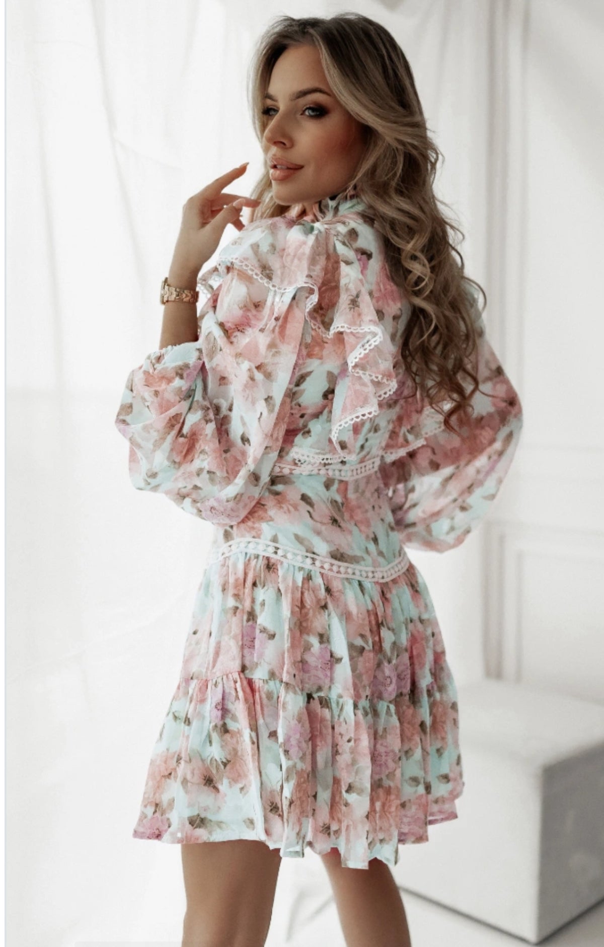 Robe fleuri dentelle