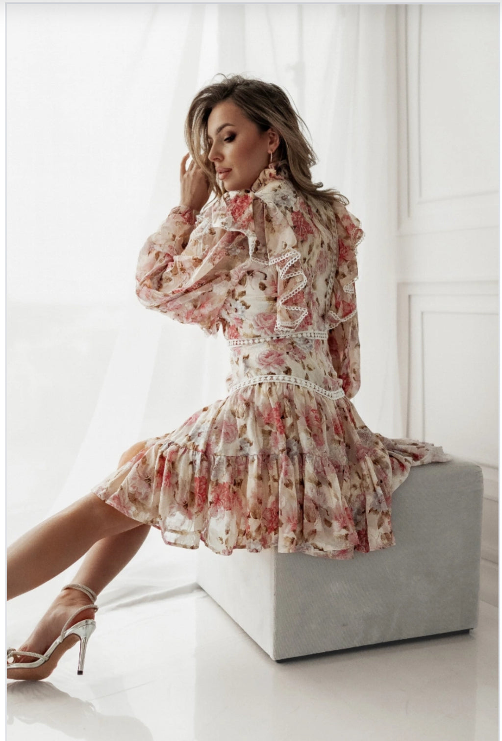 Robe fleuri dentelle