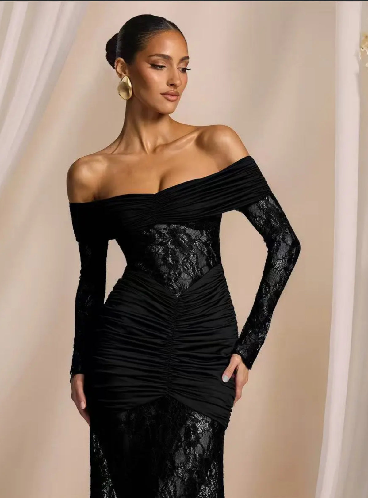 Robe de soirée en dentelle